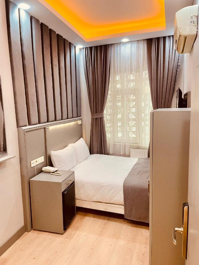 Crowned Plus Hotel Istanbul Bagian luar foto