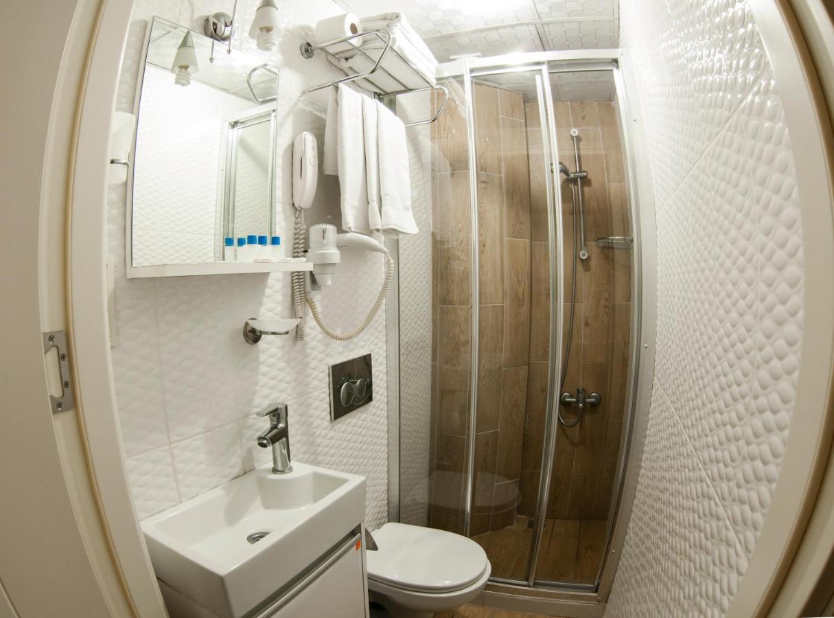 Crowned Plus Hotel Istanbul Bagian luar foto