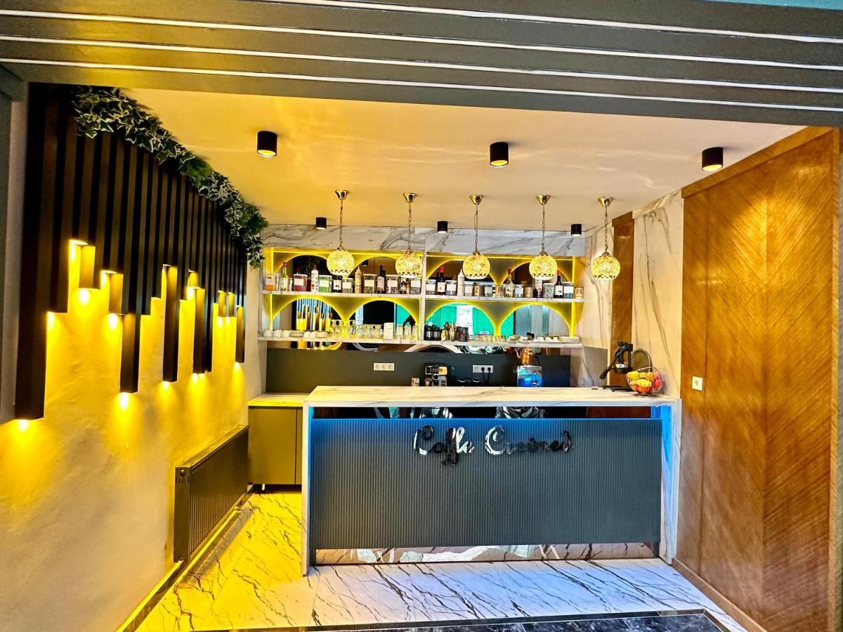 Crowned Plus Hotel Istanbul Bagian luar foto