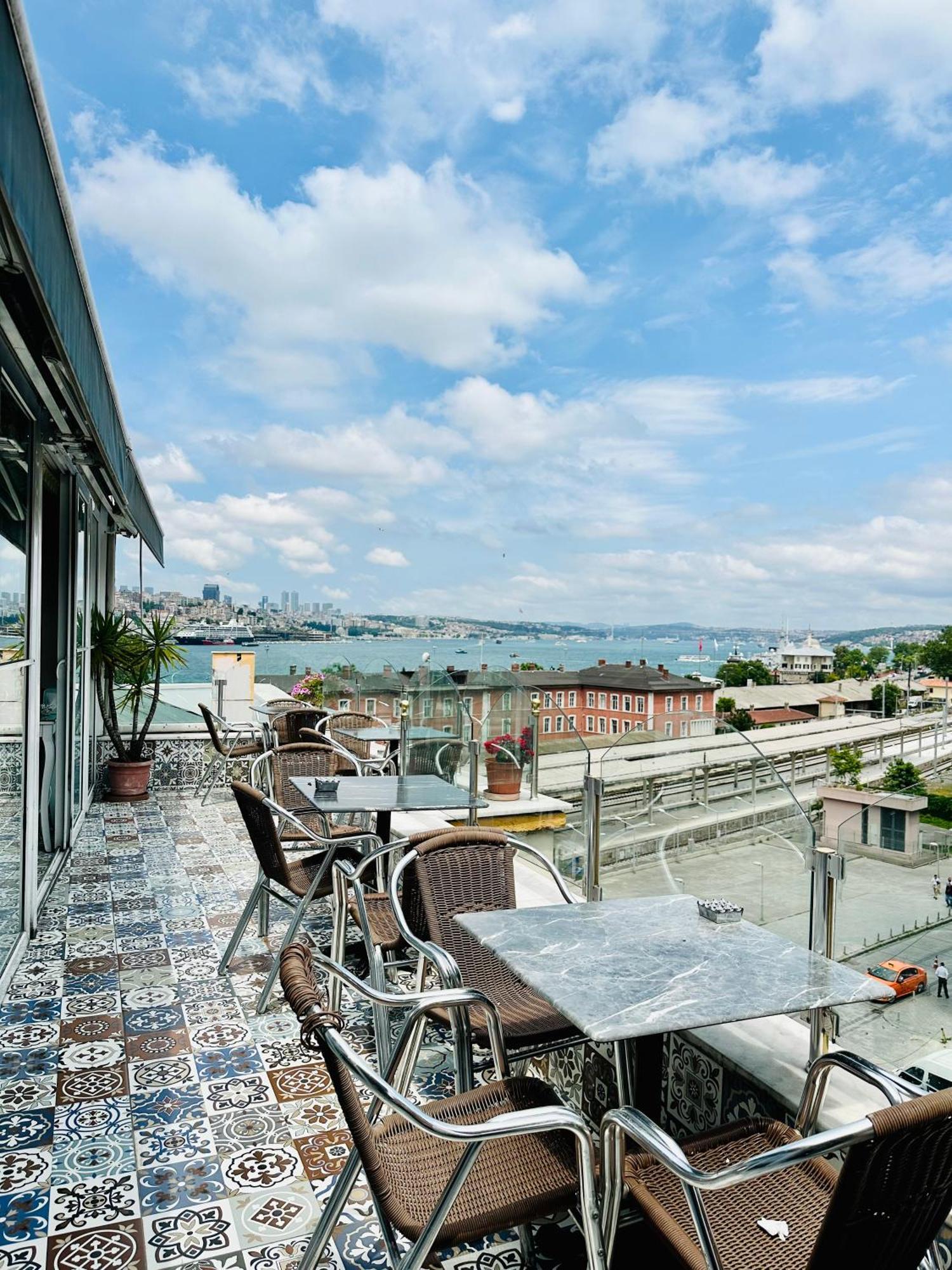 Crowned Plus Hotel Istanbul Bagian luar foto