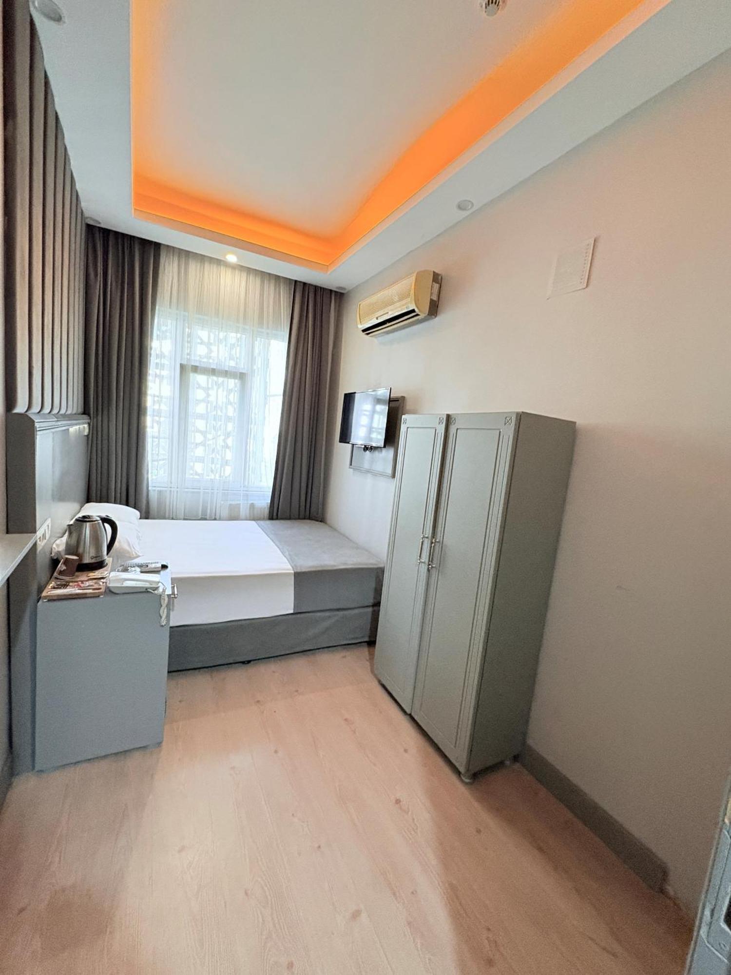 Crowned Plus Hotel Istanbul Bagian luar foto
